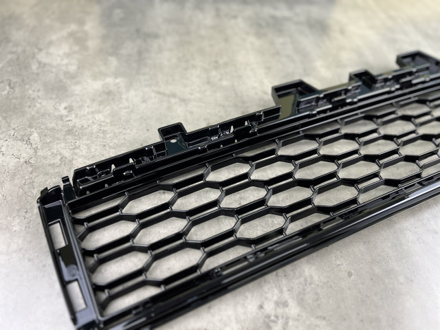 Решітка переднього бампера (нижня) - M Paket - BMW X5 (G05) 51118069208