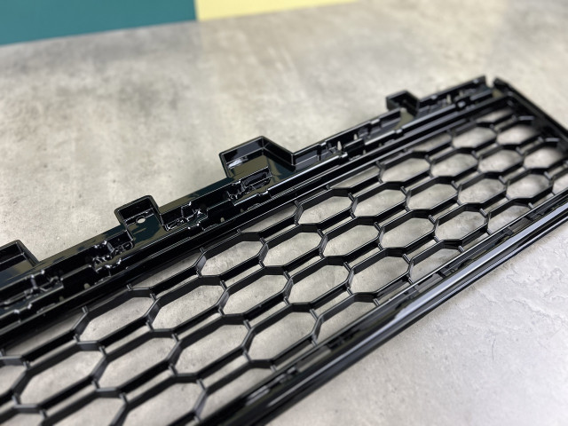 Решітка переднього бампера (нижня) - M Paket - BMW X5 (G05) 51118069208