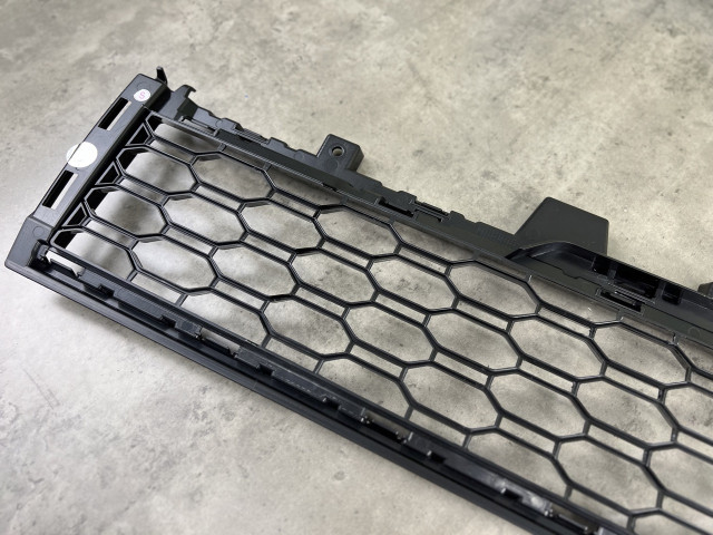 Решітка переднього бампера (нижня) - M Paket - BMW X5 (G05) 51118069208