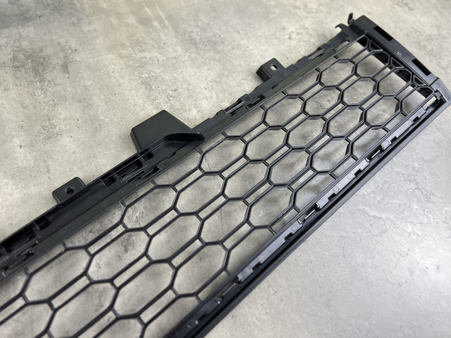 Решітка переднього бампера (нижня) - M Paket - BMW X5 (G05) 51118069208