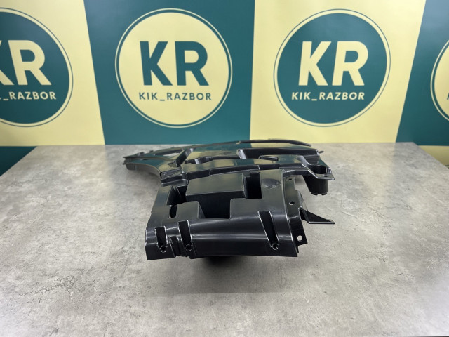 Кріплення заднього бампера (центр. ліве) - M Paket - BMW X3 (G01) 51127400667