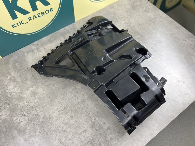 Кріплення заднього бампера (центр. ліве) - M Paket - BMW X3 (G01) 51127400667