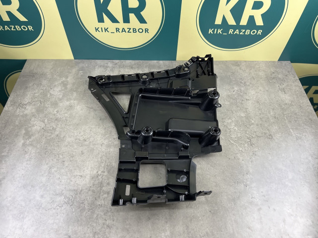 Кріплення заднього бампера (центр. праве) - M Paket - BMW X3 (G01) 51127400668