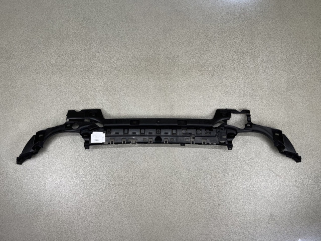 Кронштейн заднього бампера (середній) - M Paket - BMW 3 (G20/G21) 51128075715 / 51128069392
