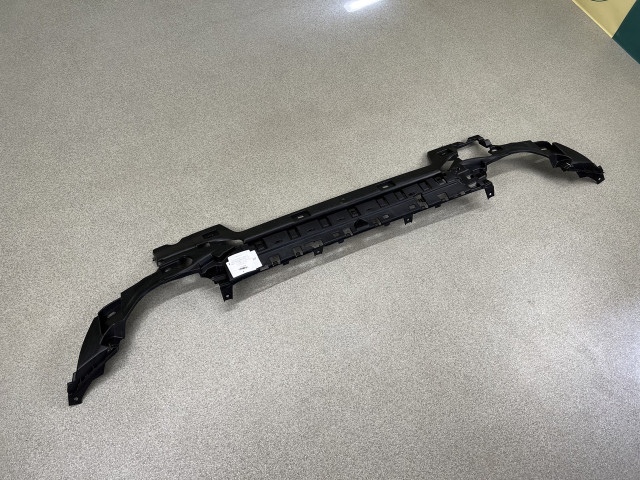 Кронштейн заднього бампера (середній) - M Paket - BMW 3 (G20/G21) 51128075715 / 51128069392