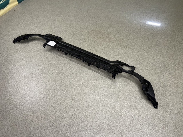 Кронштейн заднього бампера (середній) - M Paket - BMW 3 (G20/G21) 51128075715 / 51128069392