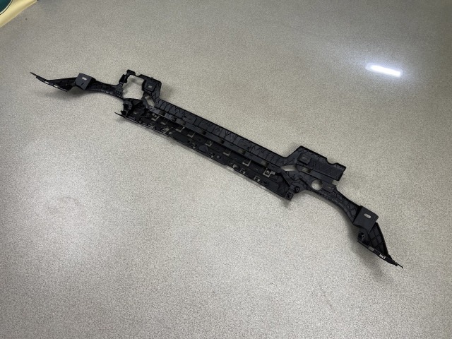Кронштейн заднього бампера (середній) - M Paket - BMW 3 (G20/G21) 51128075715 / 51128069392