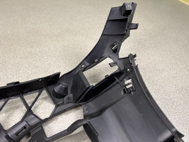 Кронштейн кріплення протитуманної фари (права ч.) - BMW 3 (G20/G21) 51117422248