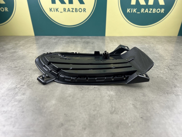 Решітка протитум. фари (закрита) - права - BMW X6 (F16) 51117319778