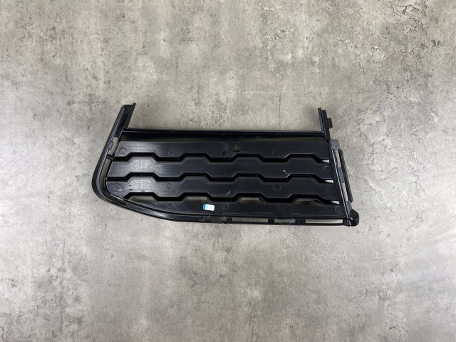 Решітка в бампер (закрита) права - M Paket - BMW 7 (G11/G12) 51118092158