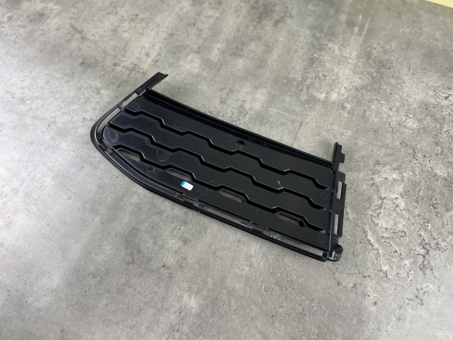Решітка в бампер (закрита) права - M Paket - BMW 7 (G11/G12) 51118092158