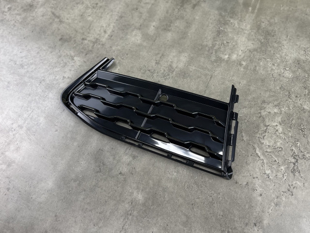 Решітка в бампер (закрита) ліва - M Paket - BMW 7 (G11/G12) 51118092157