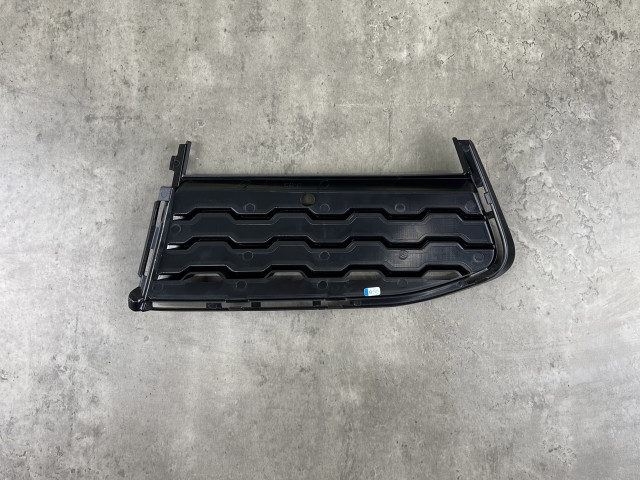 Решітка в бампер (закрита) ліва - M Paket - BMW 7 (G11/G12) 51118092157