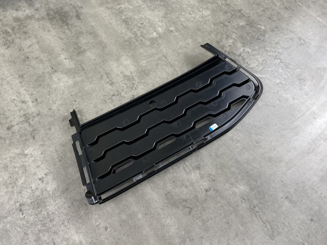 Решітка в бампер (закрита) ліва - M Paket - BMW 7 (G11/G12) 51118092157