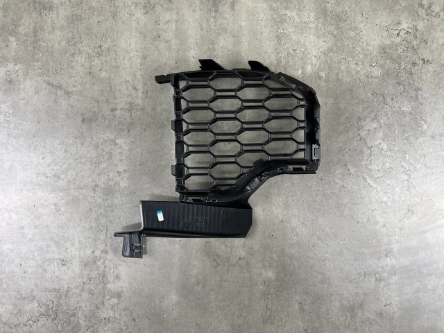 Решітка протитум. фари (права) - M Paket - BMW X5 (G05) 51118070174