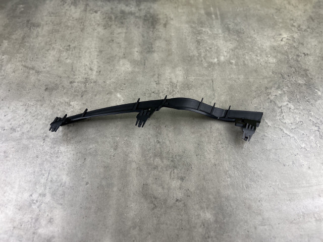 Кріплення фари (праве) - BMW 3 (F30/F31) 63117400480