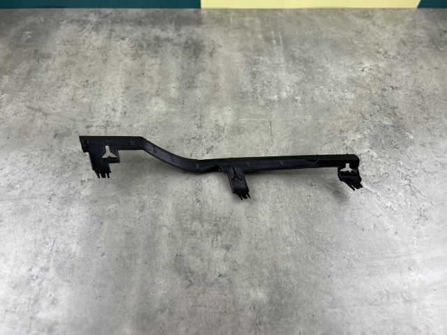 Кріплення фари (праве) - BMW 3 (F30/F31) 63117400480