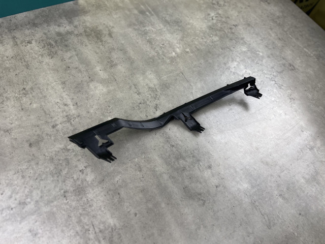 Кріплення фари (праве) - BMW 3 (F30/F31) 63117400480