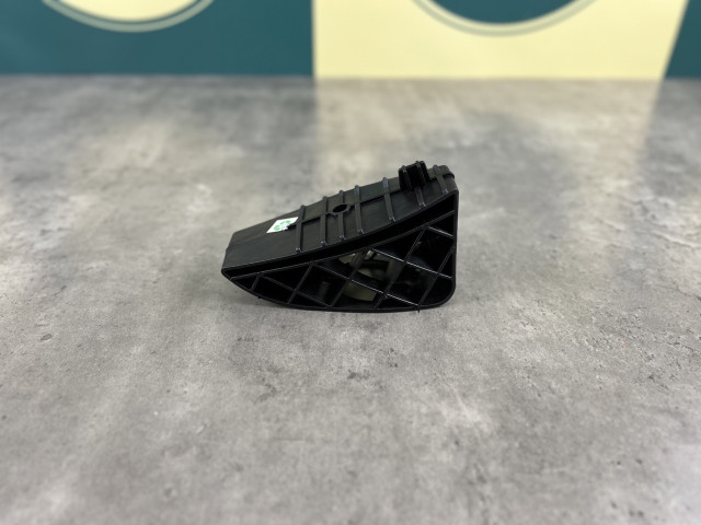 Кронштейн переднього бампера - BMW 3 (F30/F31) 51117268479