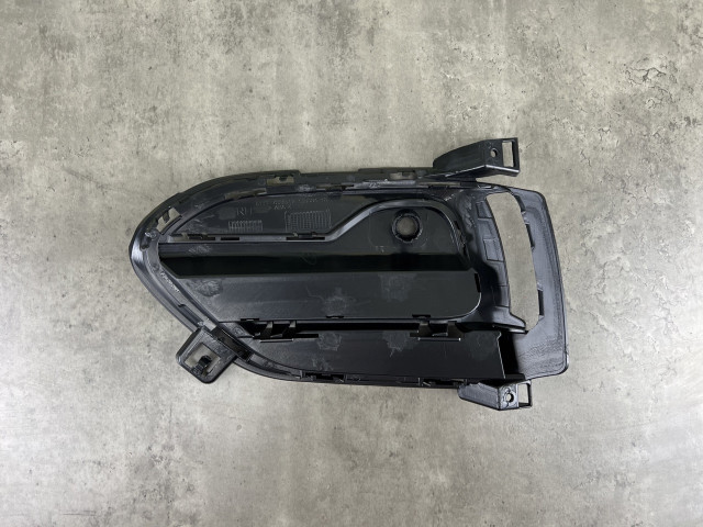 Решітка протитум. фари (закрита) - права - BMW X6 (F16) 51117336512