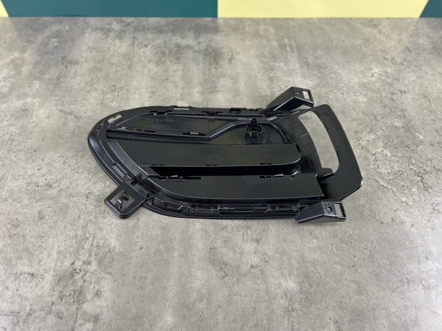 Решітка протитум. фари (закрита) - права - BMW X6 (F16) 51117336512