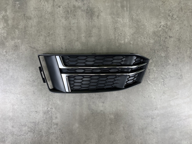 Решітка в бампер без протитум. (ліва) - AUDI A4 (B9) 2015-2018 (8W0807681R)