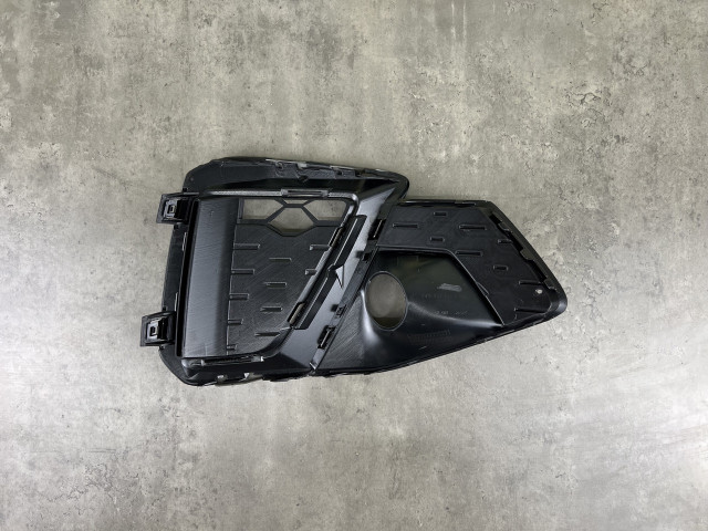 Кришка протитум. фари чорна (ліва) - A4L S Line - AUDI A4 (B9) 2019 (8WD807681M)