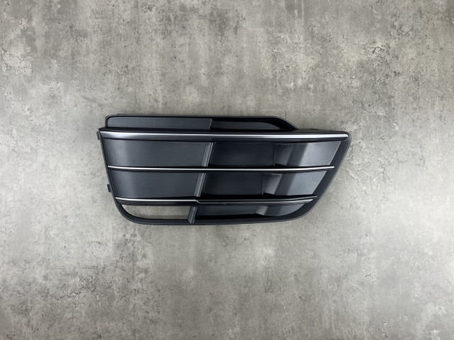 Решітка протитуманки матова (ліва) - S Line - AUDI Q5 (FY) 2017-2020 (80D807679J)