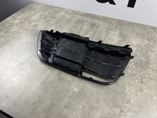 Решітка протитуманки матова (ліва) - S Line - AUDI Q5 (FY) 2017-2020 (80D807679J)