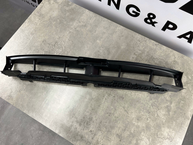 Жалюзі (нижні, не адаптивні, рест.) - BMW 5 (G30 LCI) 51749464209