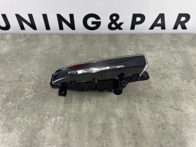 Протитуманна фара (права) - BMW 5 (G30) 63179477172