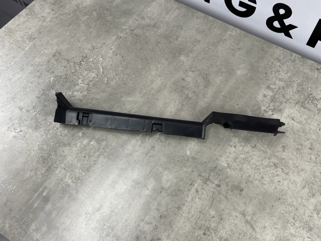 Щиток касети радіатору (правий) - BMW X3 (G01) 17118642757