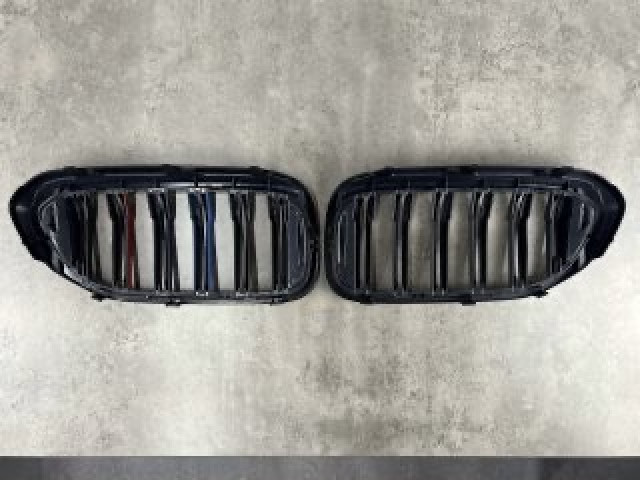 Решітка радіатора (ноздрі) - M5 (подвійні, M кольори, до рест.) - BMW 5 (G30/G31)