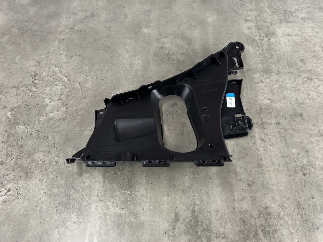 Бічний кронштейн переднього бампера (лівий) - BMW X5 (G05) 51118089501