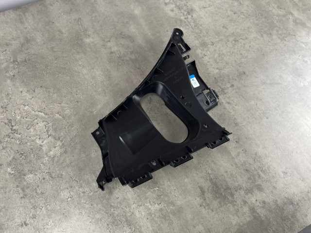 Бічний кронштейн переднього бампера (лівий) - BMW X5 (G05) 51118089501