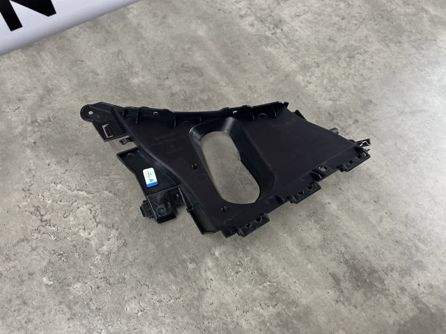 Бічний кронштейн переднього бампера (правий) - BMW X5 (G05) 51118089502