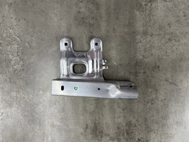 Опора переднього бампера (права) - BMW 3 (F30) 51117266194