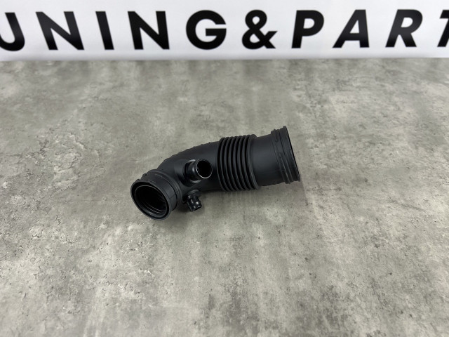 Патрубок повітряного фільтра (гофра) - BMW 1/3 (F20/F30/F31) 13717597586