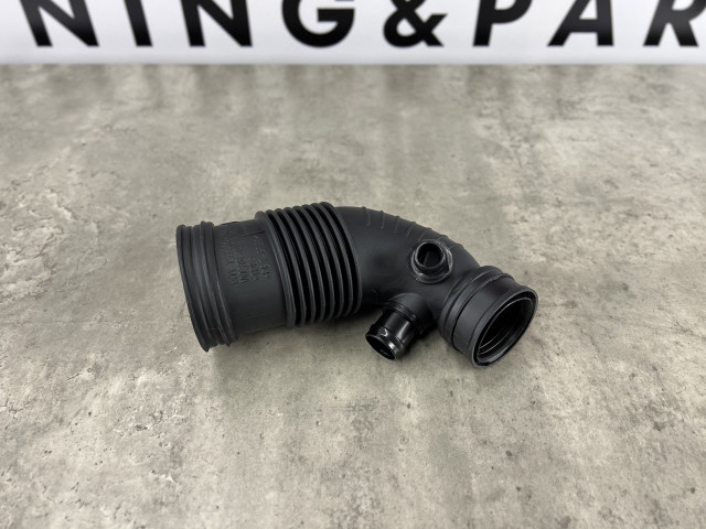 Патрубок повітряного фільтра (гофра) - BMW 1/3 (F20/F30/F31) 13717597586