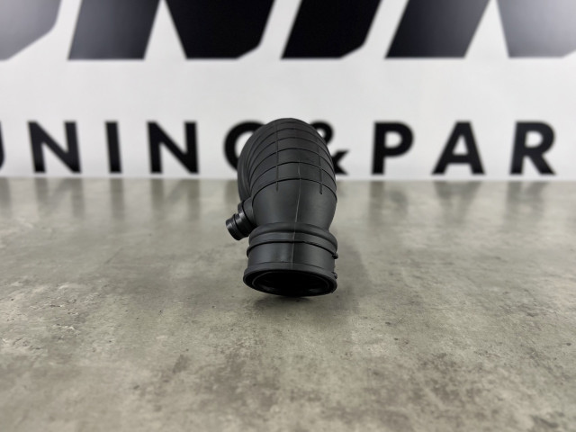 Патрубок повітряного фільтра (гофра) - BMW 1/3 (F20/F30/F31) 13717597586