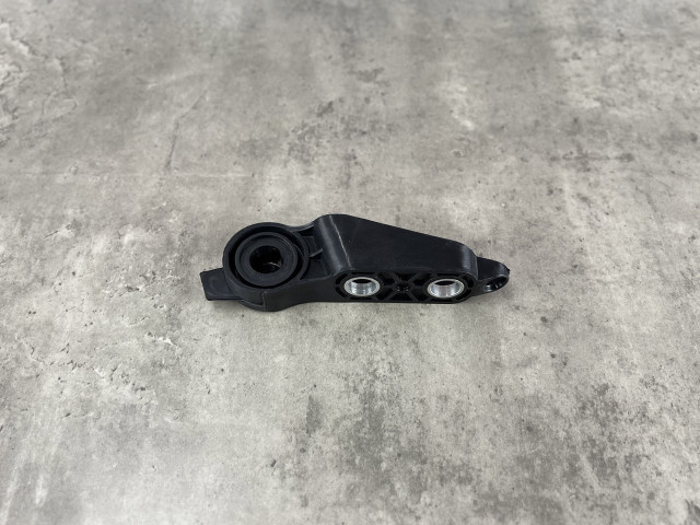 Кронштейн повітряного дефлектора (правий) - BMW 3 (G20) 51647434062