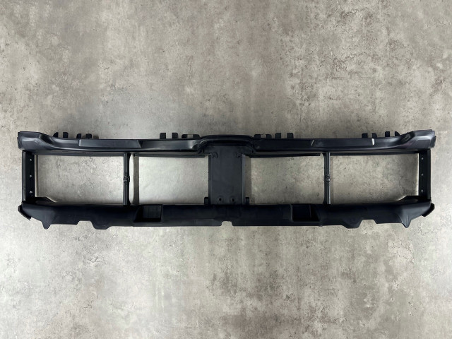 Жалюзі (нижні, не адаптивні) - BMW 3 (G20/G21) 51749465187 / 51745A22C65