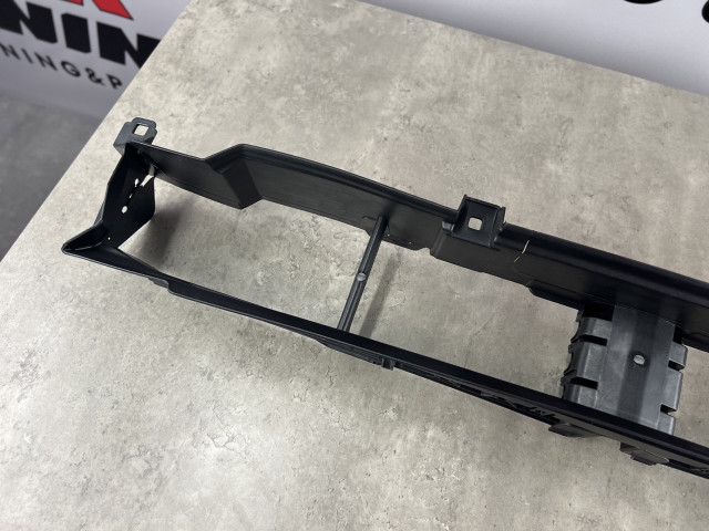 Жалюзі (нижні не адаптивні) - BMW X3 (G01 LCI) 51749850274