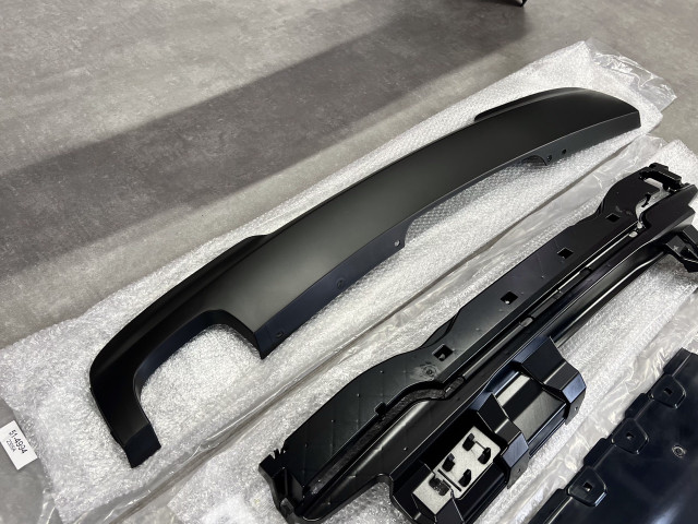 Задній бампер (з комп, з парк.) - M Paket - BMW 5 (F10) 51128048594