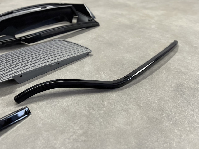 Передній бампер - C63 (Black) - Mercedes Benz (C-Class W205/C205) 2019