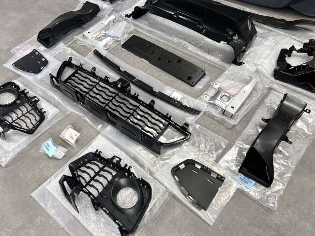 Передній бампер (з комплектом та парк.) - М Paket - BMW 4 (F32/F33/F36/F82) 51118060879