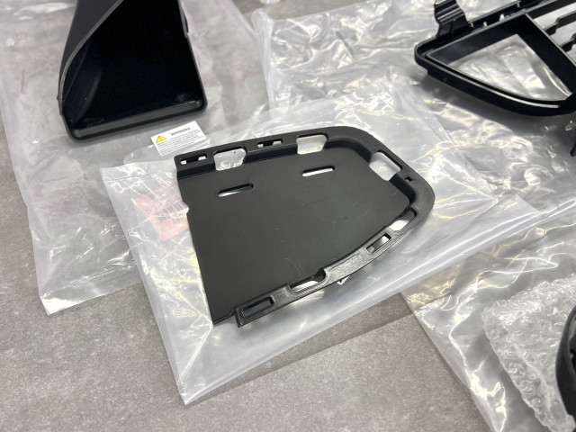 Передній бампер (з комплектом та парк.) - М Paket - BMW 4 (F32/F33/F36/F82) 51118060879