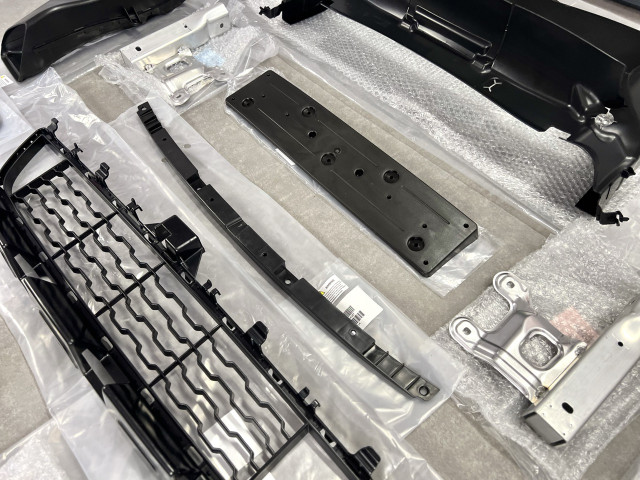 Передній бампер (з комплектом та парк.) - М Paket - BMW 4 (F32/F33/F36/F82) 51118060879