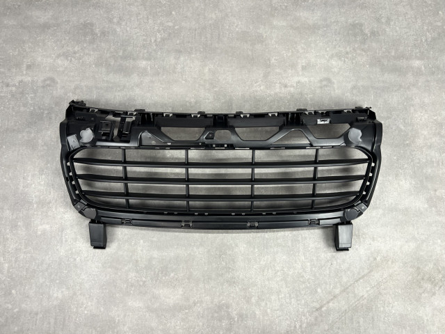 Решітка середня (без ACC) - Porsche Cayenne (92A) 95850568302