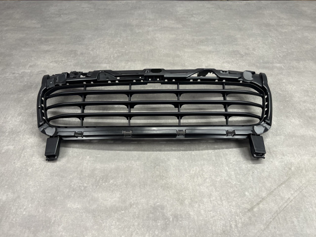 Решітка середня (без ACC) - Porsche Cayenne (92A) 95850568302